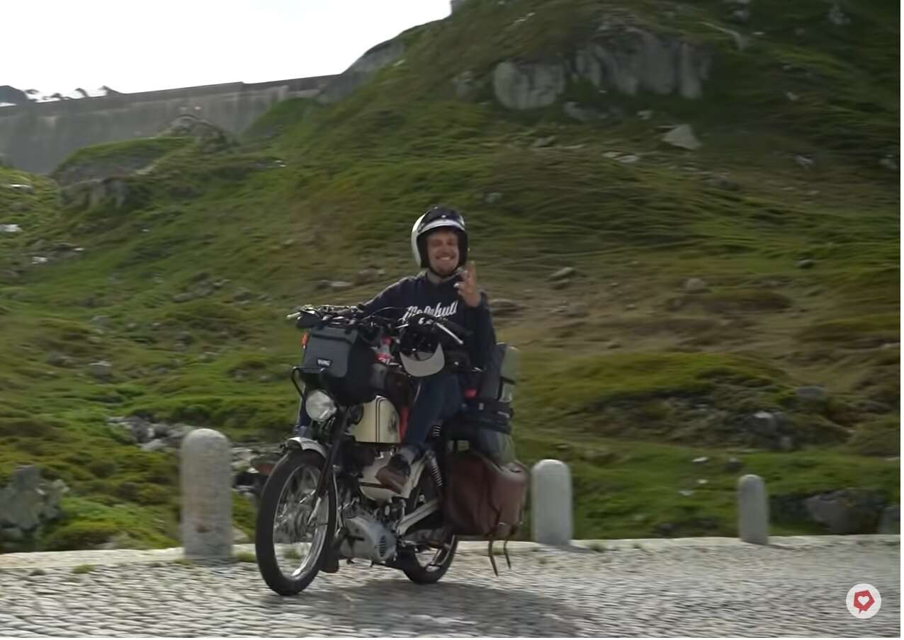 Schwerbeladen den Berg hinauf ist der Benzinverbrauch natürlich extrem hoch Schwerbeladen den Berg hinauf ist der Benzinverbrauch natürlich extrem hoch