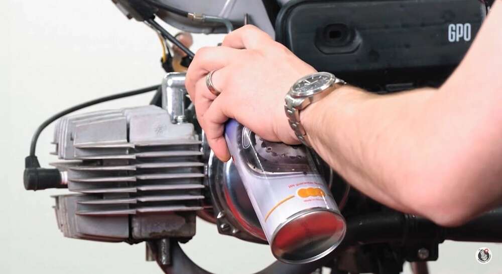 Motor-zieht-Frischluft Motor-zieht-Frischluft