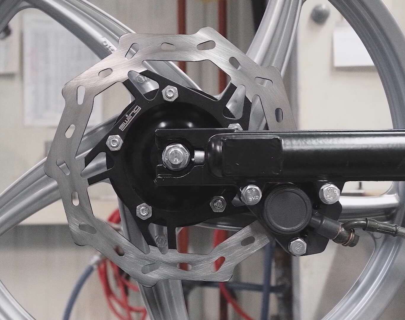 swiing® ingenious Scheibenbremse EBR hydraulisch schwarz Gussfelge | Piaggio Ciao swiing® ingenious Scheibenbremse EBR hydraulisch schwarz Gussfelge | Piaggio Ciao