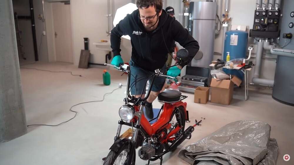 Oftmals ist ein Zündkabel die Ursache dafür, dass das Töffli nicht anspringt Oftmals ist ein Zündkabel die Ursache dafür, dass das Töffli nicht anspringt