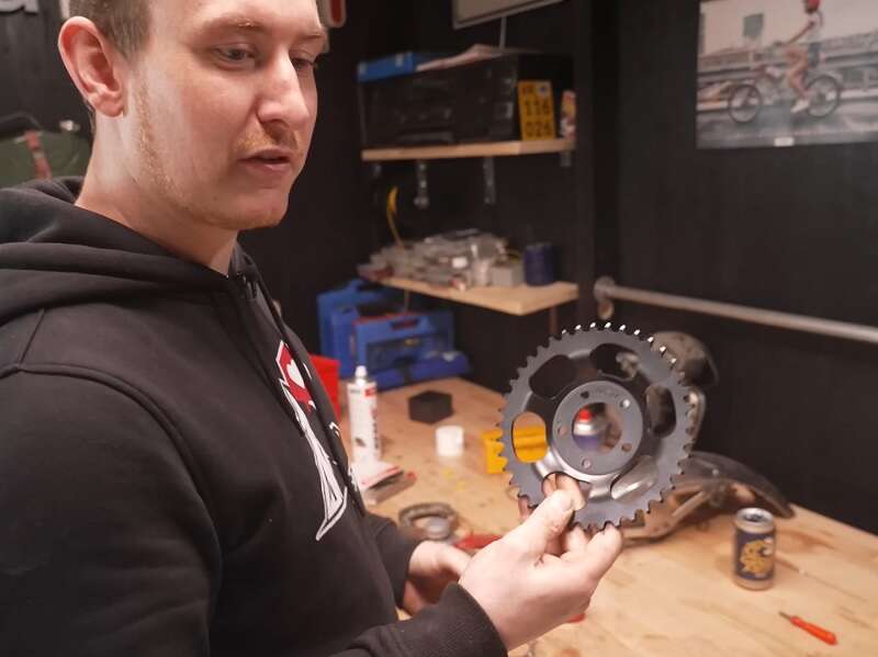 Ein kleinerer Zahnkranz erhöht die Endgeschwindigkeit Ein kleinerer Zahnkranz erhöht die Endgeschwindigkeit