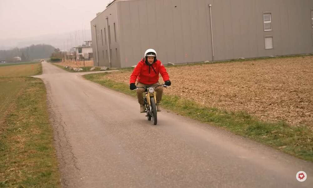 Entdrosseltes Mofa auf Privatgelände - Mofa entdrosseln als Tuningmassnahme Entdrosseltes Mofa auf Privatgelände - Mofa entdrosseln als Tuningmassnahme