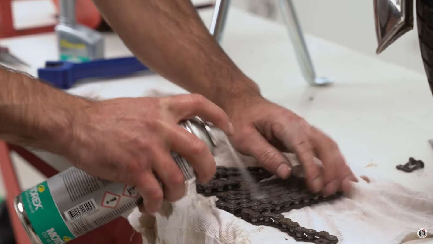 Kette deines Mofas reinigen und fetten Kette deines Mofas reinigen und fetten