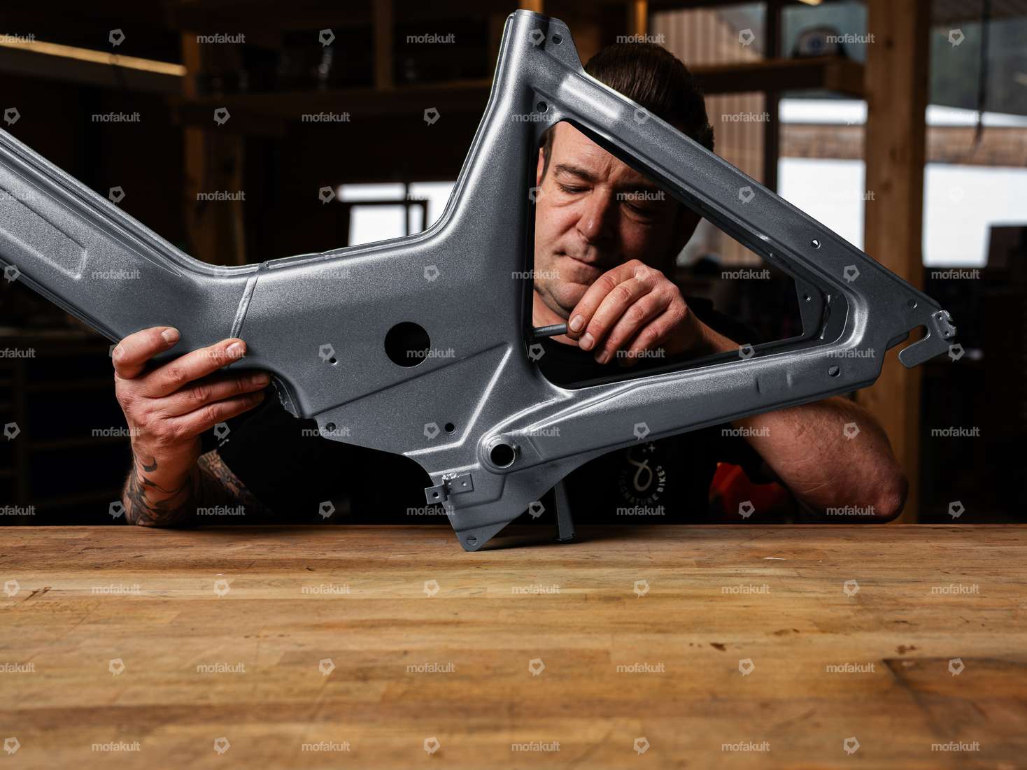 Siggnature moped powder coating frame tank RAL Carousel Image 1