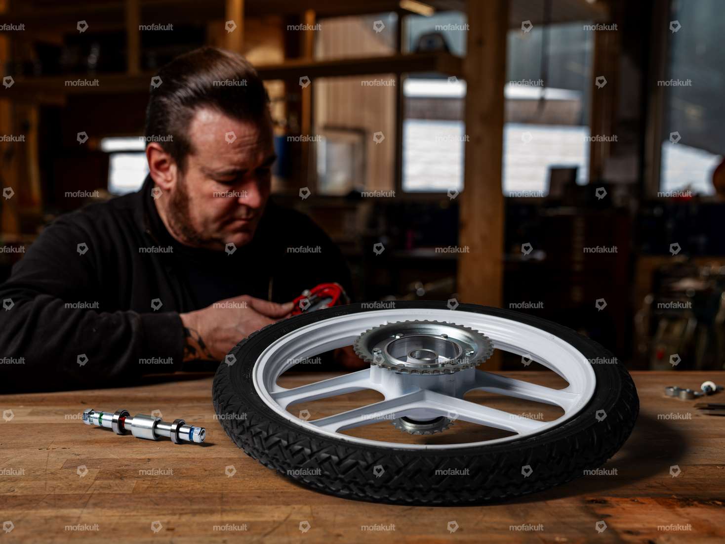 Siggnature Révision du moyeu (roulement à billes à rainures) roue arrière | Pony GTX 503 Carousel Image 1