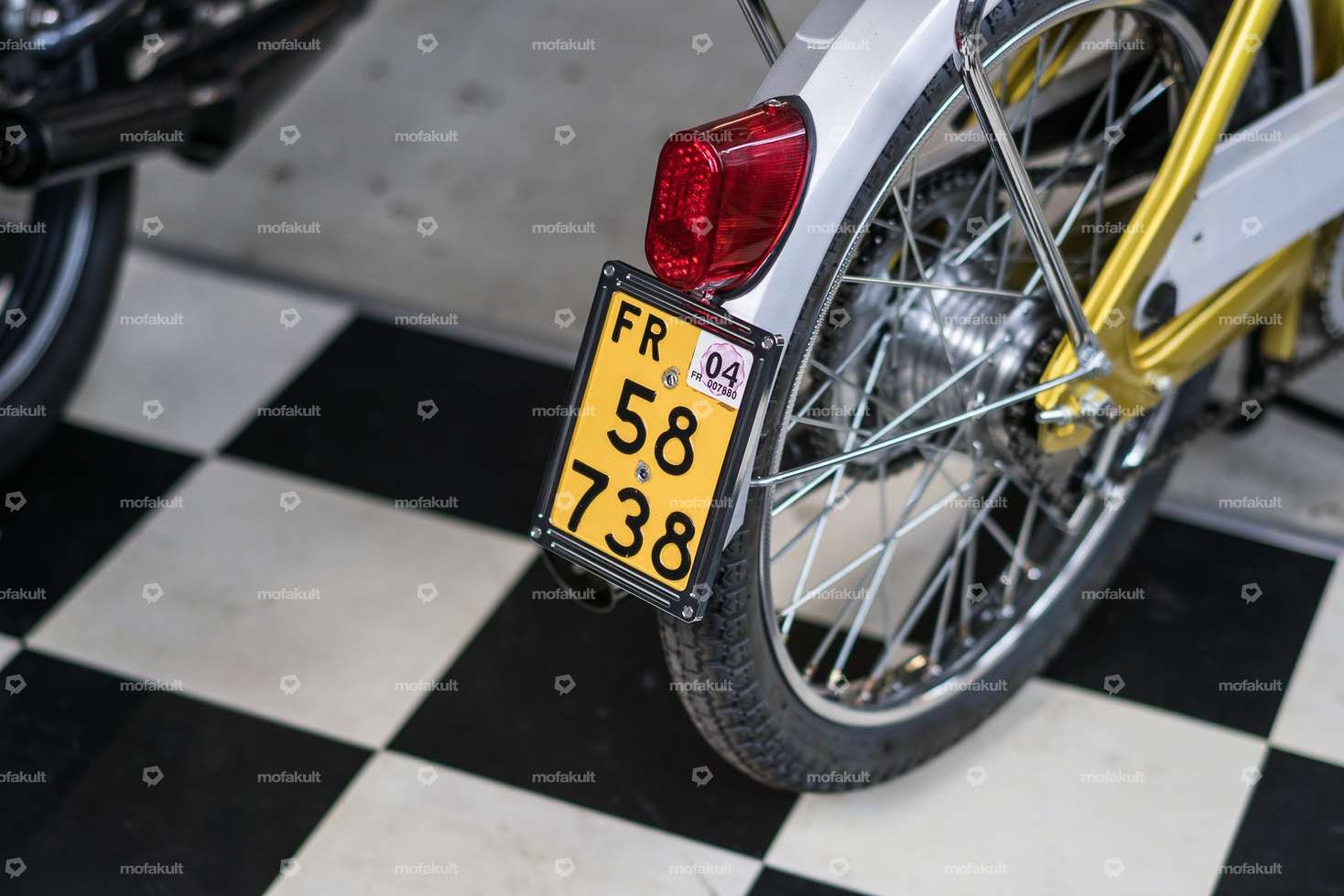 66HEROES Cadre de numérotation Custom or (version CH) Carousel Image 5