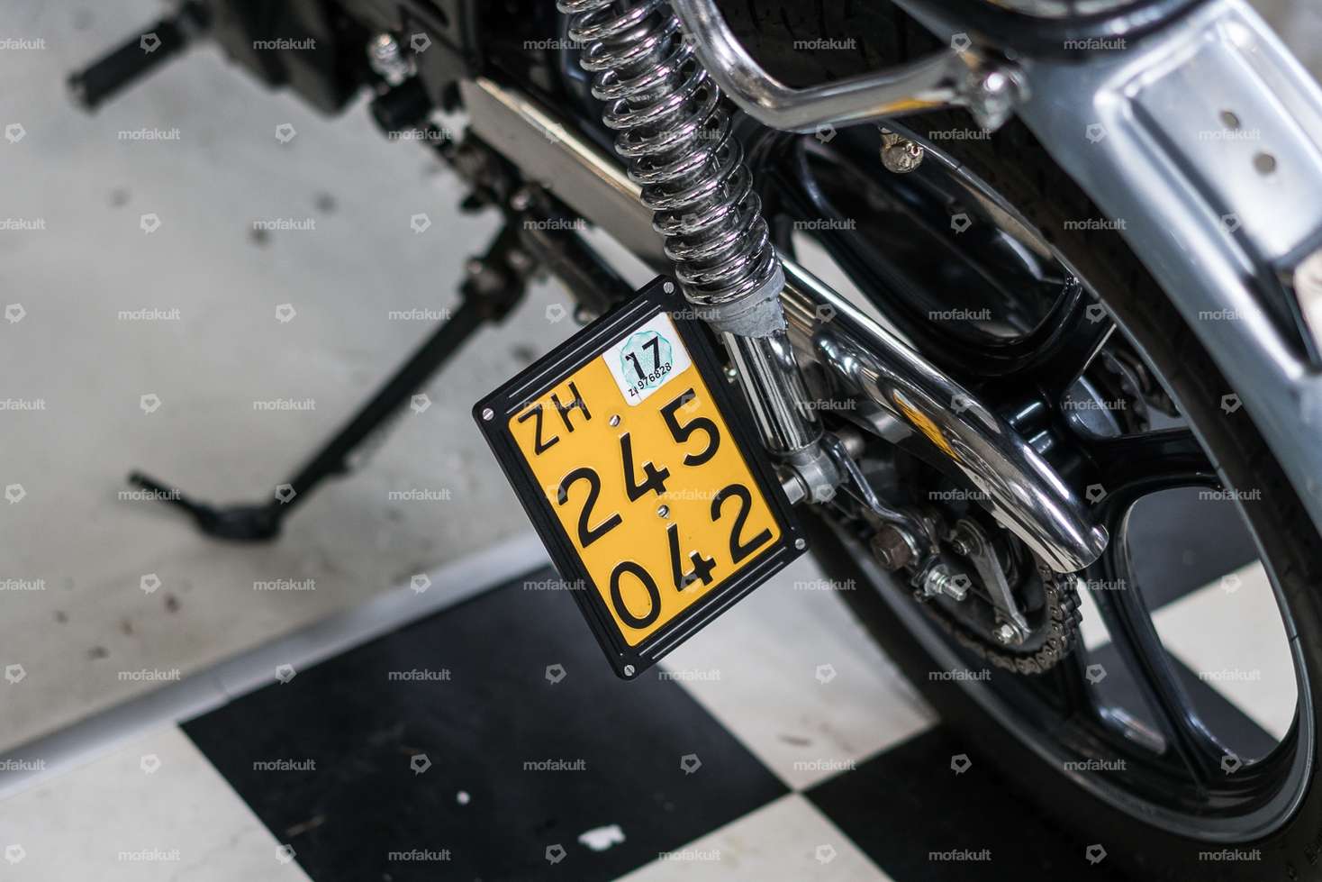 66Heroes Support de plaque latéral + tourillon en Inox (version CH) Carousel Image 5