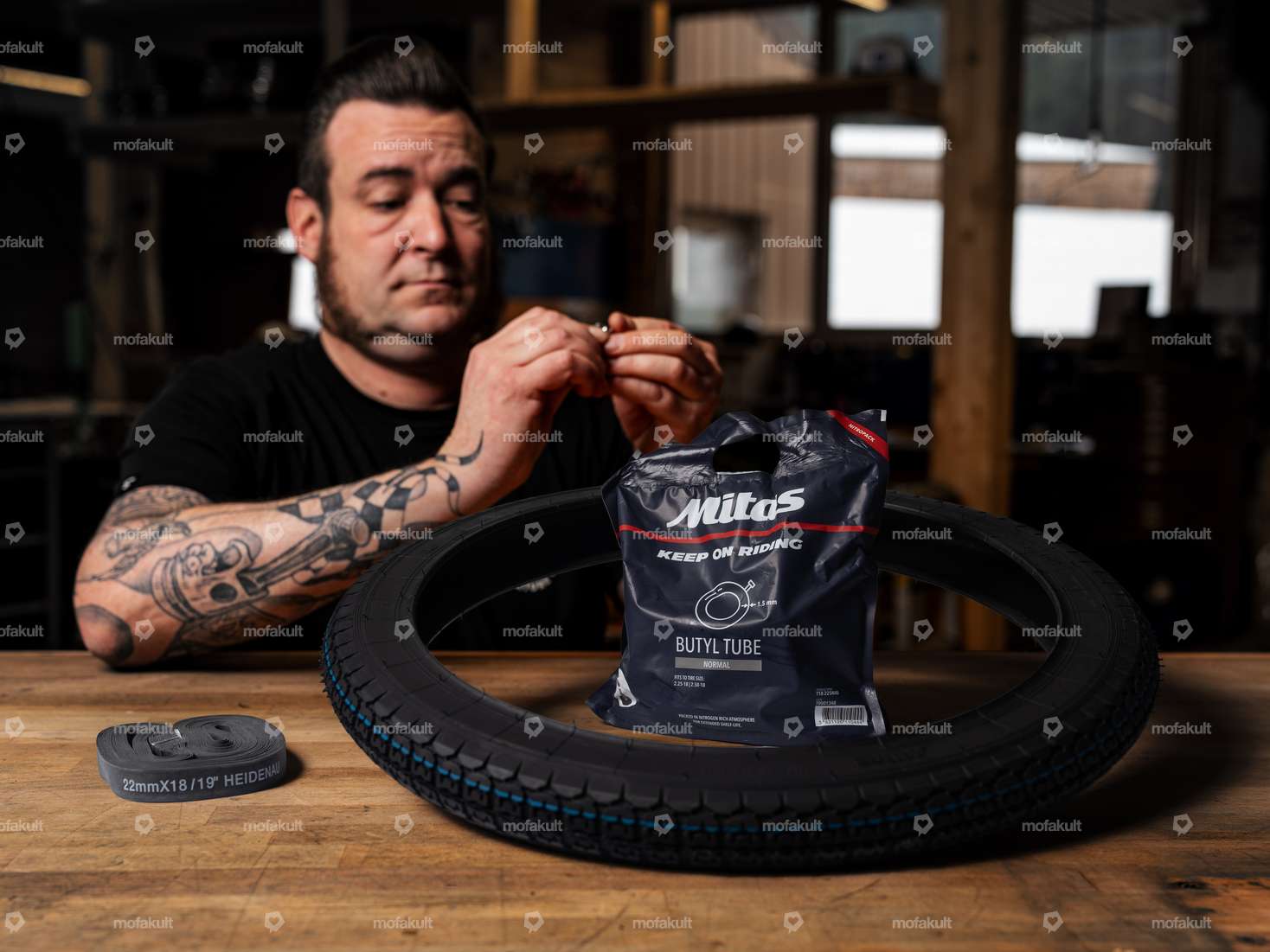 Siggnature Schlauch- und Reifenwechsel 18" Speichenrad Carousel Image 1