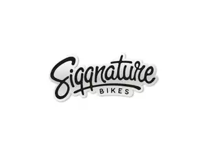 Autocollant Siggnature "Siggnature Bikes" 70 x 30 mm transparent noir Autocollant Siggnature "Siggnature Bikes" 70 x 30 mm transparent noir