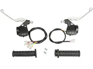 Set de poignées Lusito avec clignotants, lumière & klaxon Set de poignées Lusito avec clignotants, lumière & klaxon