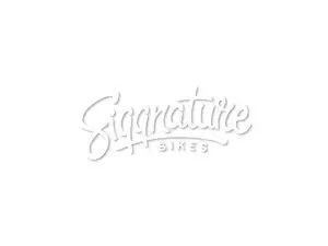 Siggnature autocollant "Siggnature Bikes" tracé à la feuille 70 x 30 mm blanc Siggnature autocollant "Siggnature Bikes" tracé à la feuille 70 x 30 mm blanc